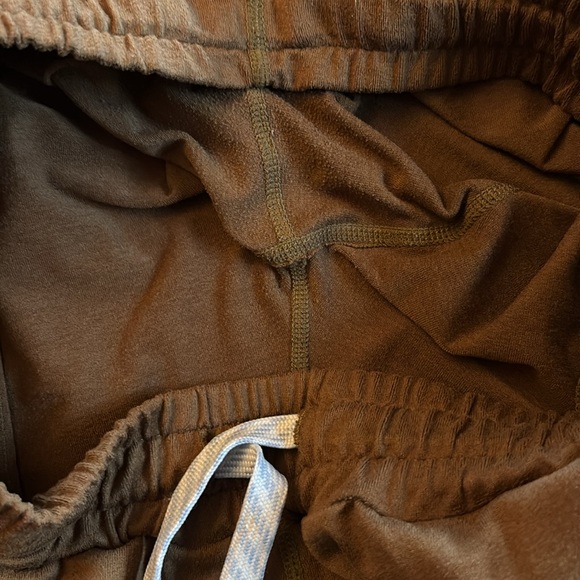 Vuori women’s joggers size XS - Picture 6 of 6